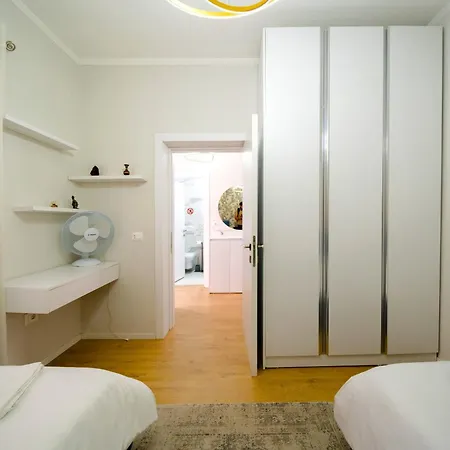 Modern 2 Bedroom With Balcony In Location Apartment