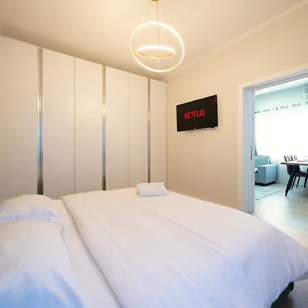 Apartment Modern 2 Bedroom With Balcony In Location Tirana