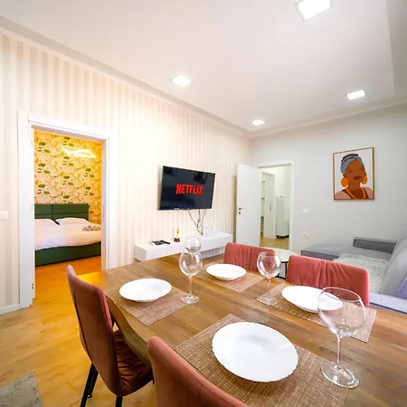 Modern 2 Bedroom With Balcony In Location Apartment