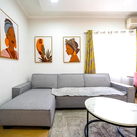 Modern 2 Bedroom With Balcony In Location Apartment *