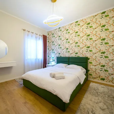 Apartment Modern 2 Bedroom With Balcony In Location *