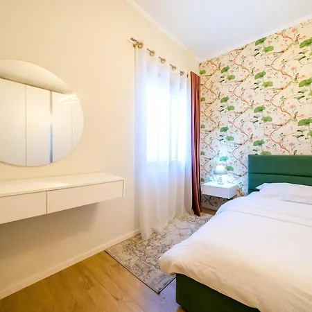 Modern 2 Bedroom With Balcony In Location Apartment